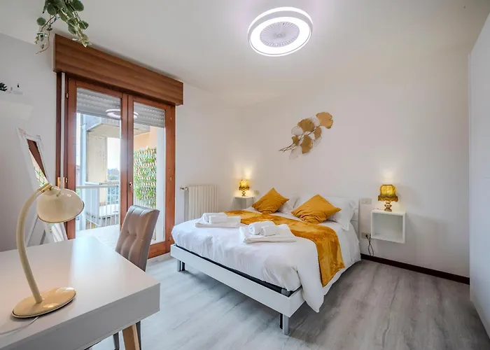 5 Min Walk From Sigurta Park - Modern Getaway דירה